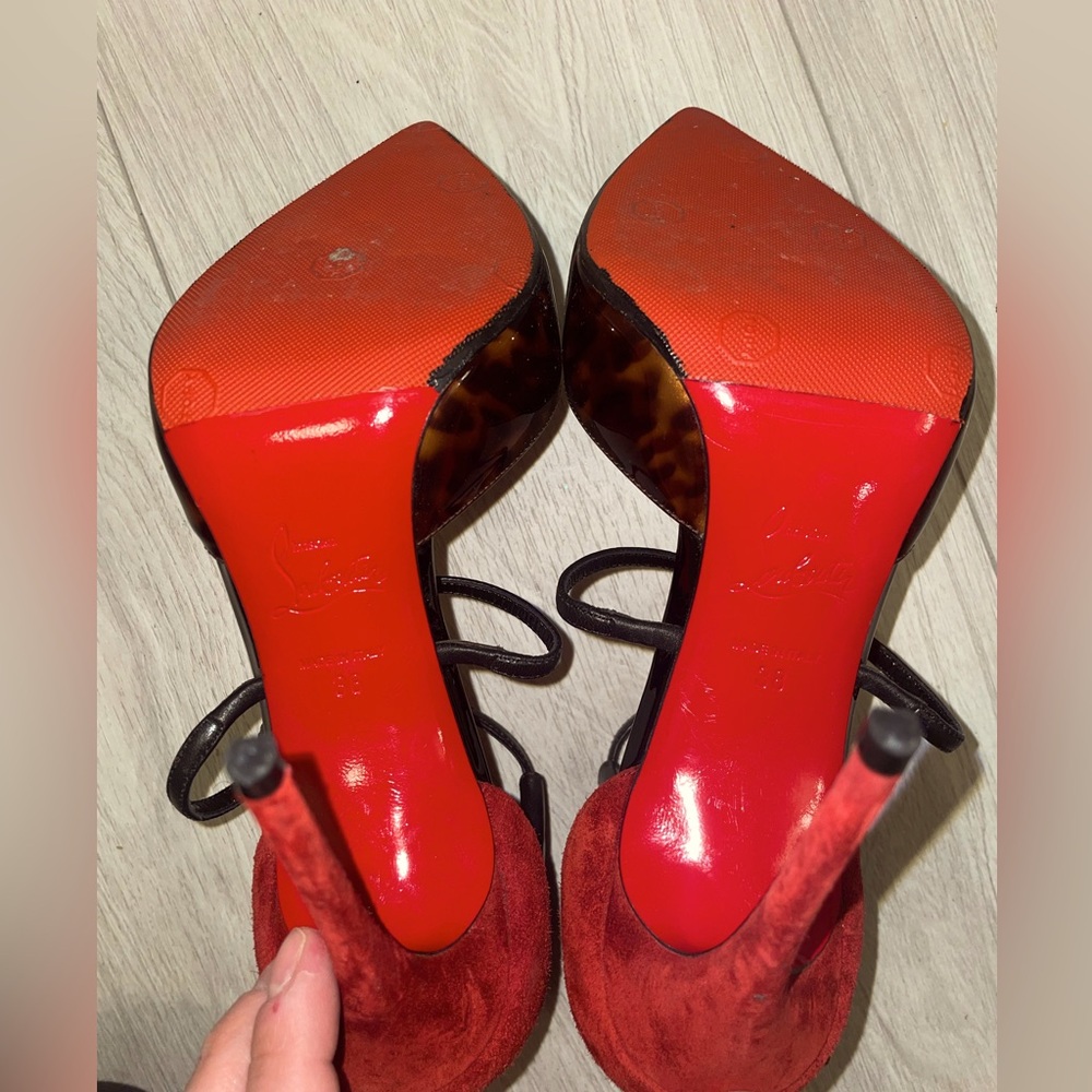 Christian Louboutin. Authentic. Only worn a few times. - Picture 4 of 10